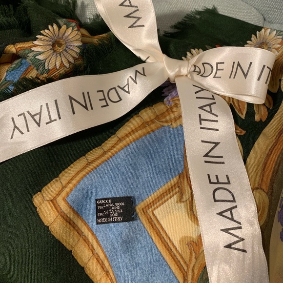 🔥 Gucci Scarf 🔥 - Picture 2 of 6